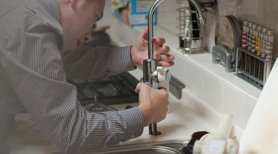 Expert burst pipe repair services in Pittsfield, IL